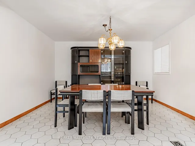 Additional image 10 of 31 Woodenhill Crt