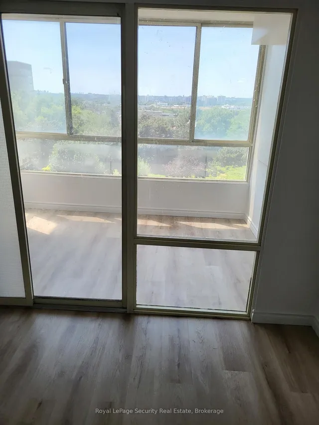 Additional image 6 of 2470 Eglinton Ave Unit 605