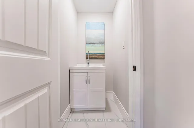 Additional image 12 of 221 Old Orchard Circ