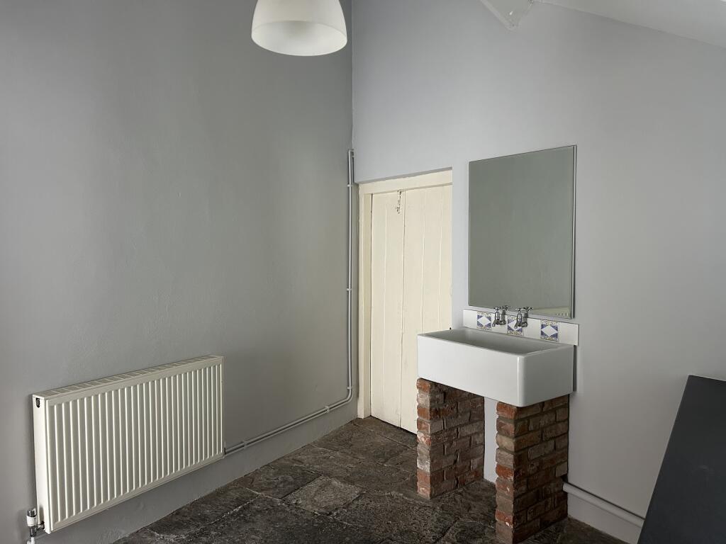 Additional image 5 of The Annexe, High Street, Butleigh