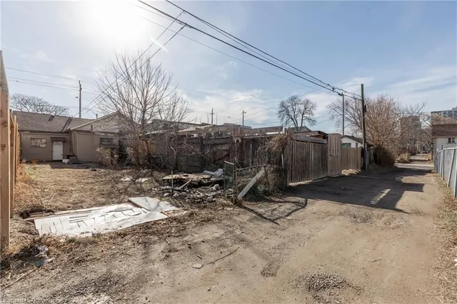 Additional image 33 of 227 Wellington St