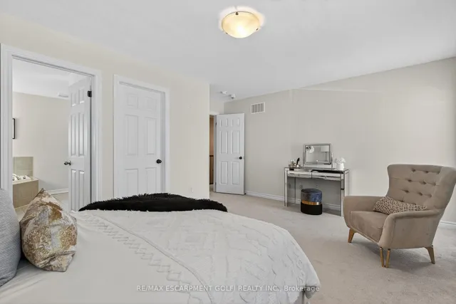 Additional image 17 of 279 Voyager Pass