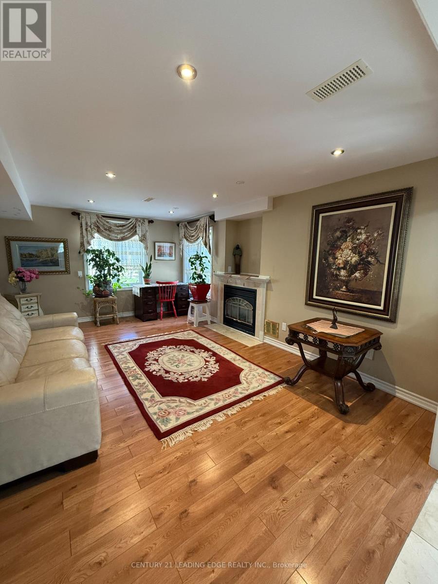 15 SIRIUS CRESCENT|Toronto (Rouge), Ontario M1X2A6