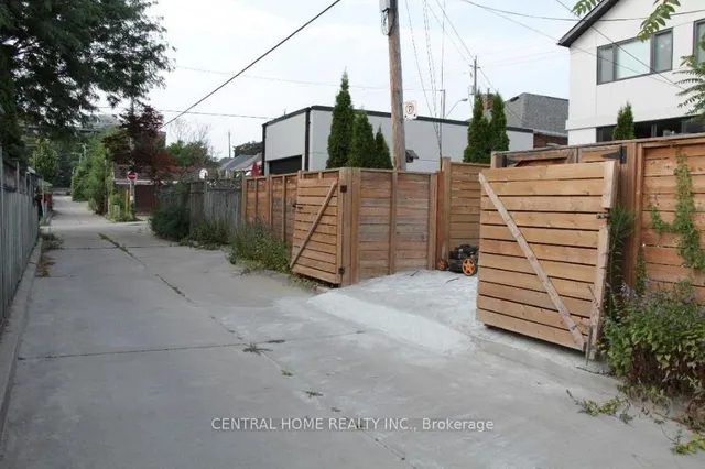 Additional image 32 of 226 Donlands Ave