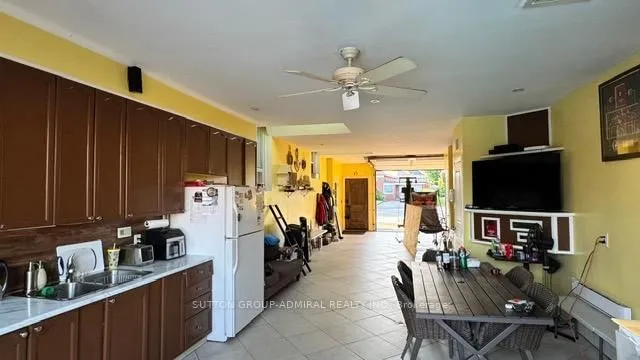 Additional image 32 of 29 Mayall Ave