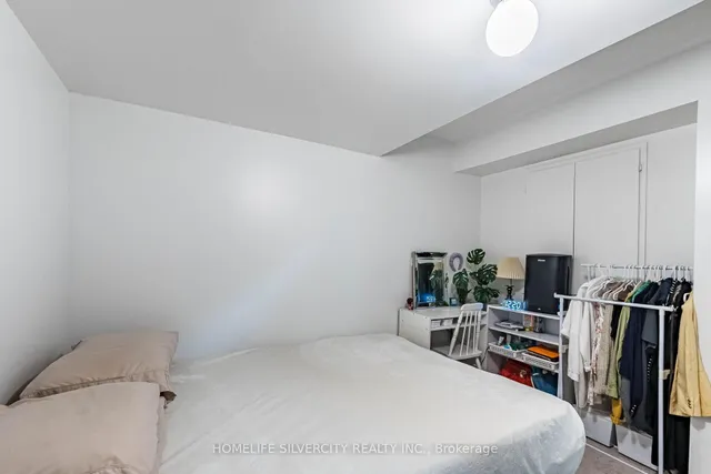 Additional image 46 of 42 Cookview Dr