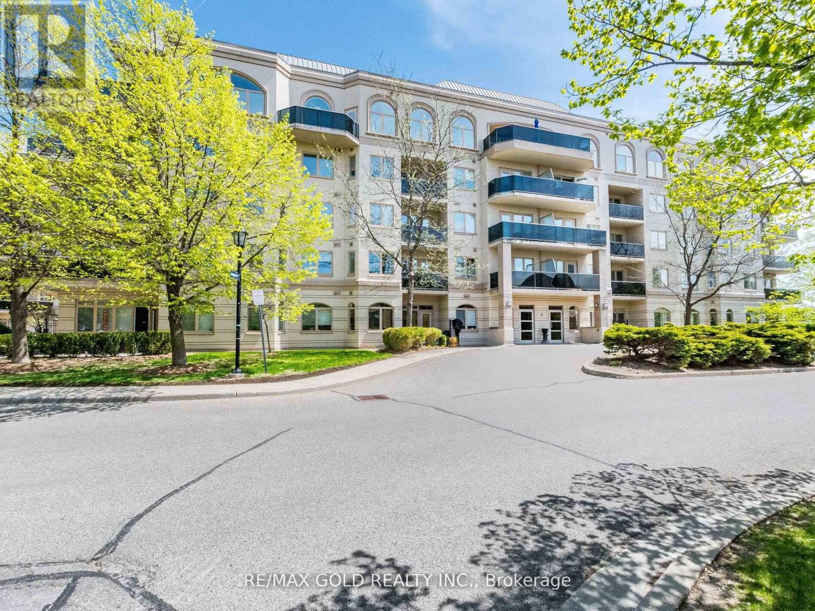 201 - 3 DAYSPRING CIRCLE|Brampton (Goreway Drive Corridor), Ontario L6P1B7