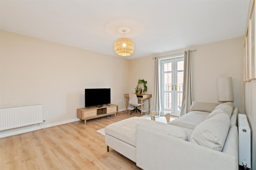 Additional image 3 of Main Street, Dickens Heath