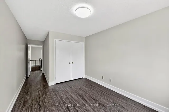 Additional image 31 of 17 Lenthall Ave