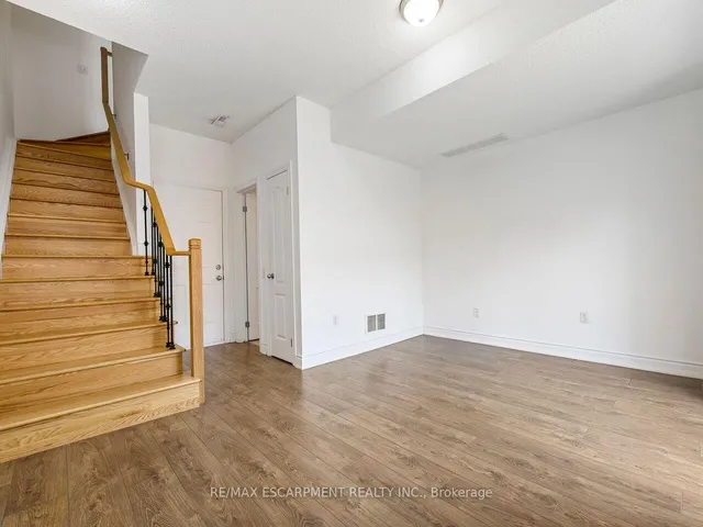 Additional image 30 of 5080 Fairview St Unit 15