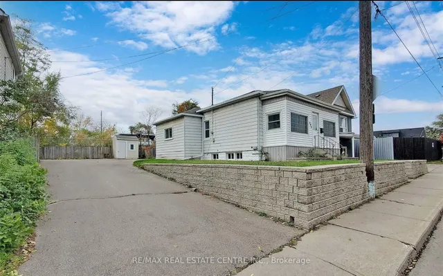 266 Beach Rd Unit UPPER