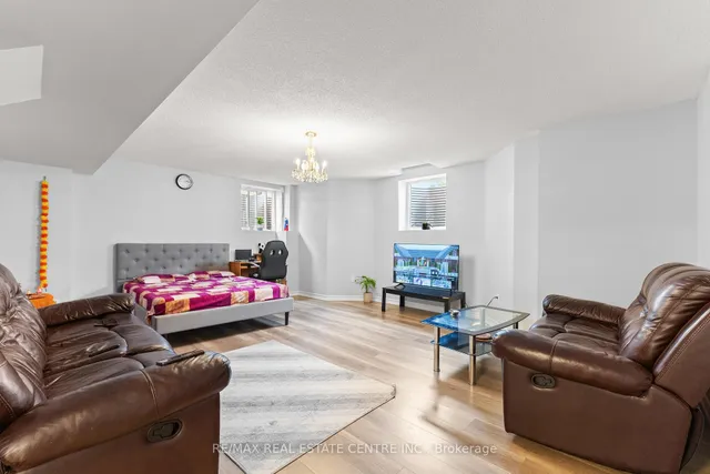 Additional image 33 of 1 Astrantia Way