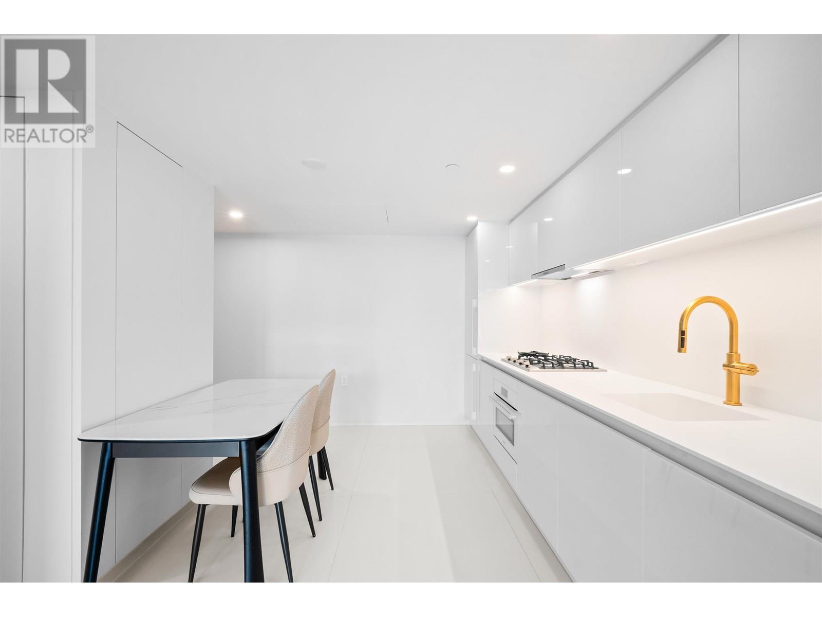 2201 1033 NELSON STREET|Vancouver, British Columbia V6E0E5