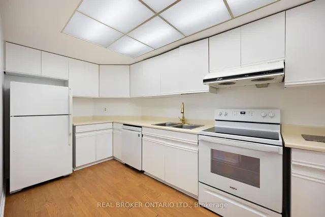 Additional image 11 of 280 Simcoe St Unit 206A