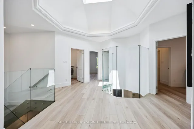 Additional image 21 of 127 Munro Blvd