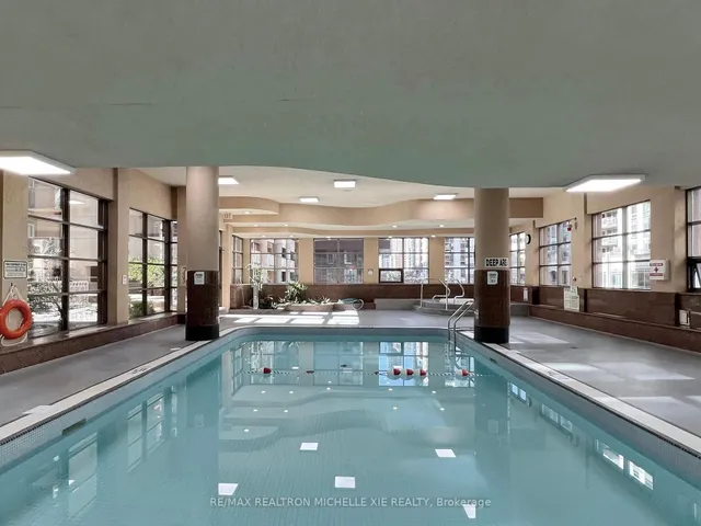 Additional image 38 of 736 Bay St Unit 1009