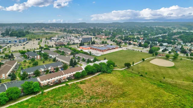 Additional image 37 of 800 PARAMOUNT Dr Unit 28