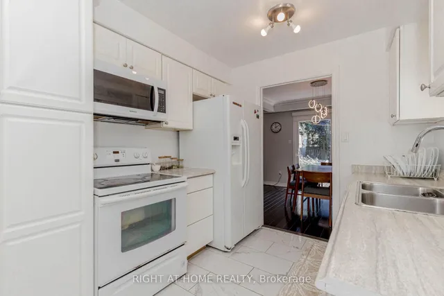 Additional image 20 of 17 Garden Ave