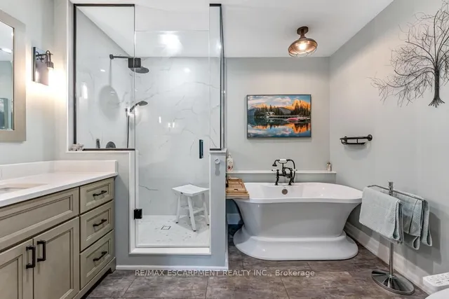 Additional image 16 of 21 Forest Valley Cres