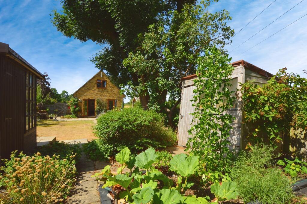 Additional image 27 of Roestock Lane, Colney Heath, AL4