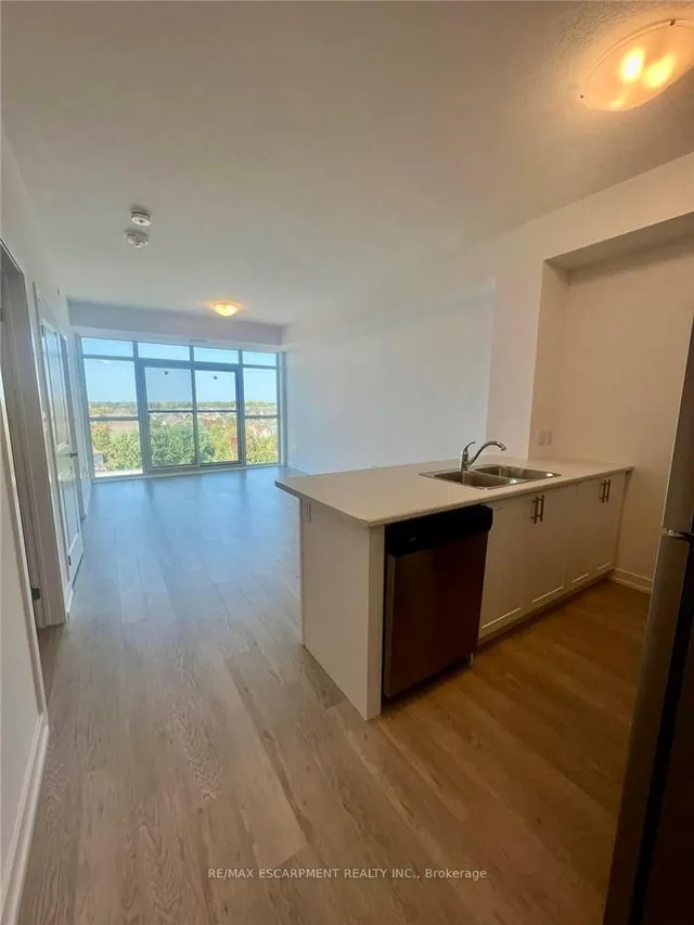 Additional image 9 of 460 Dundas St Unit 703