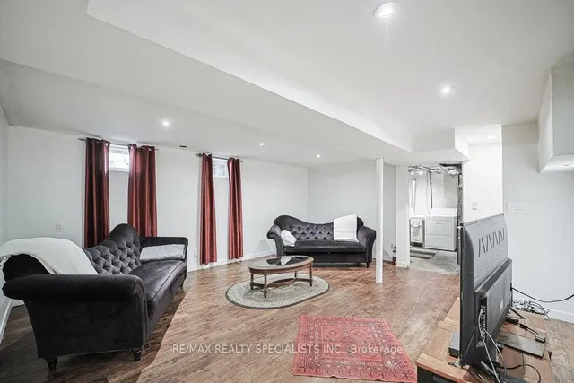 Additional image 27 of 28 Bromley Cres