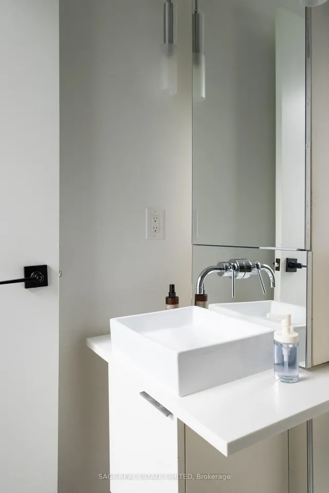 Additional image 20 of 8 Charlotte St Unit 3104