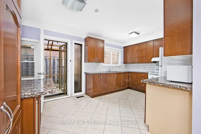 Additional image 18 of 205 Emerson St