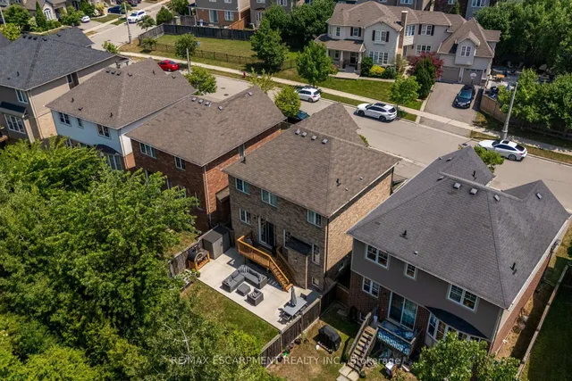 Additional image 50 of 80 Montreal Circ