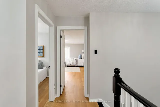 Additional image 23 of 2006 Glenada Cres Unit 7