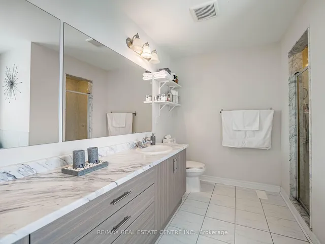 Additional image 28 of 36 Isle Royal Terr