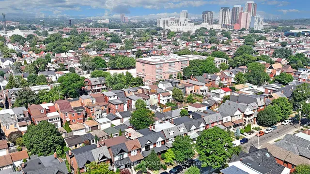 Additional image 40 of 82 Russett Ave