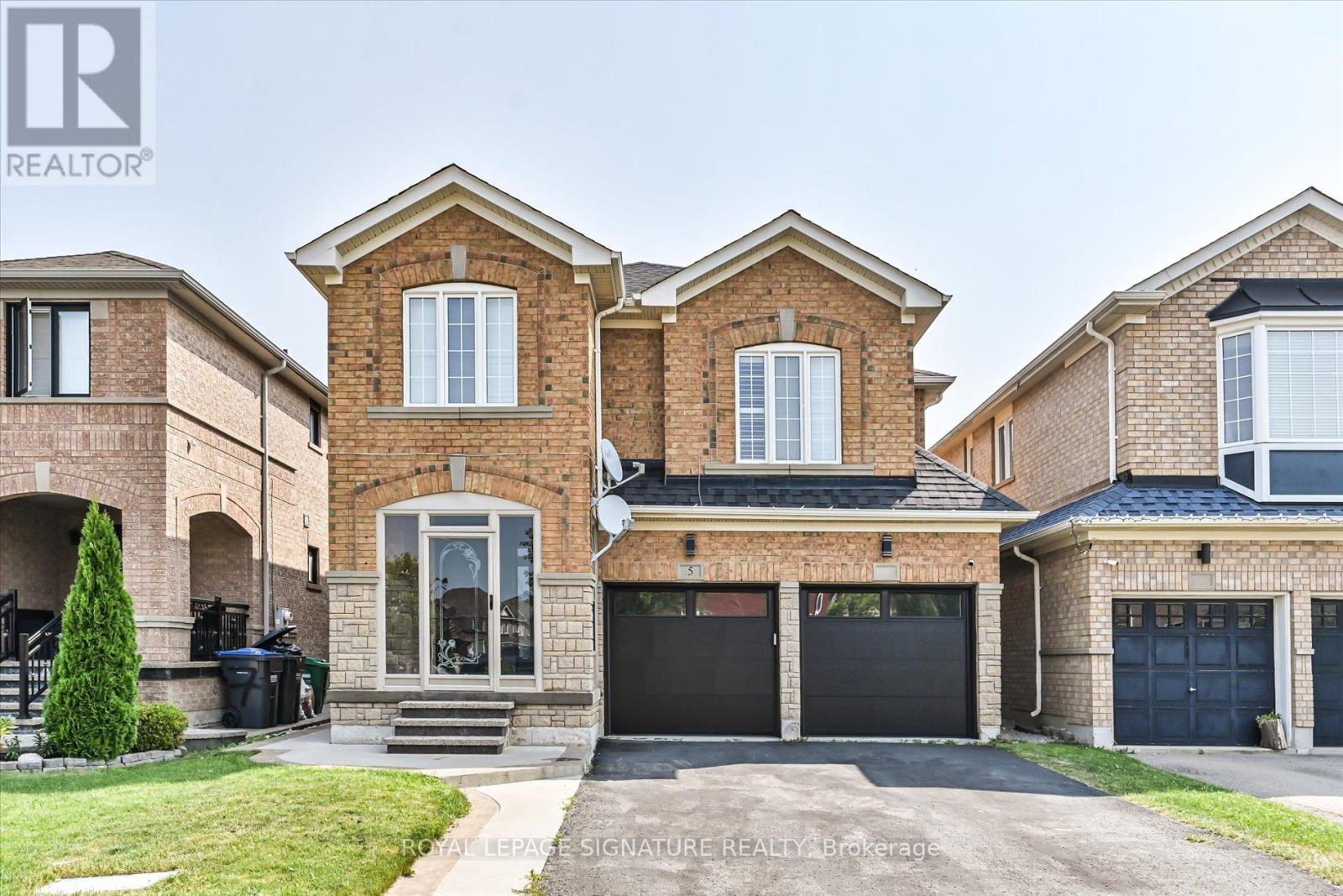 5 THORNBUSH BOULEVARD|Brampton (Fletcher's Meadow), Ontario L7A3X9