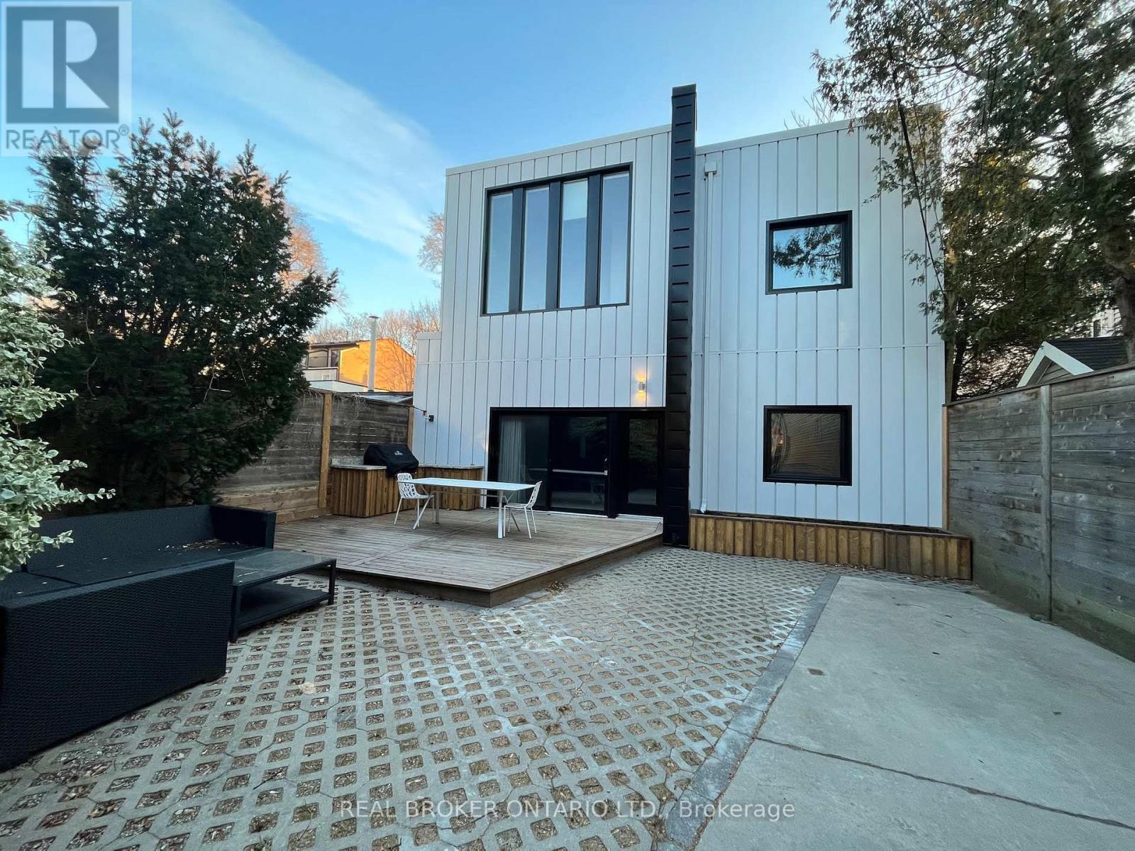 Property image for COACH - 371 JONES AVENUE|Toronto (Blake-Jones), Ontario M4J3G5