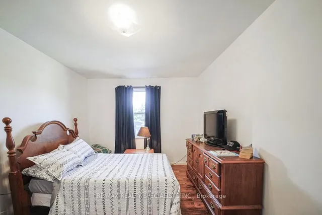 Additional image 24 of 28 Bromley Cres