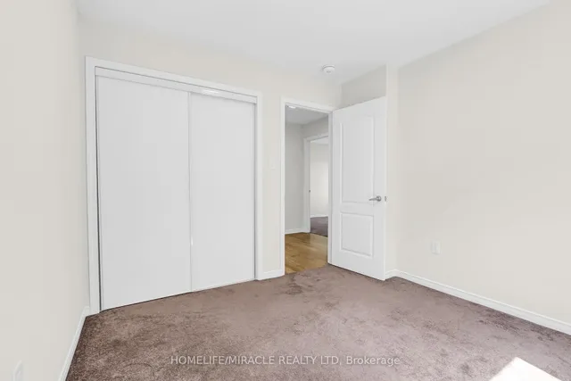 Additional image 39 of 23 Royal Coachman Way