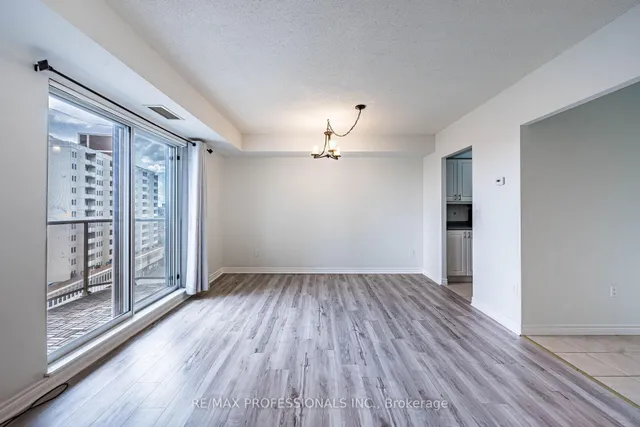 Additional image 5 of 2088 Lawrence Ave Unit 1007