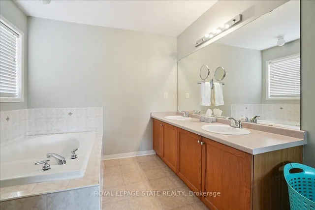 Additional image 23 of 70 Moore Cres