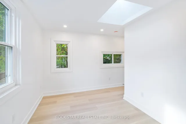 Additional image 37 of 42 Ray St