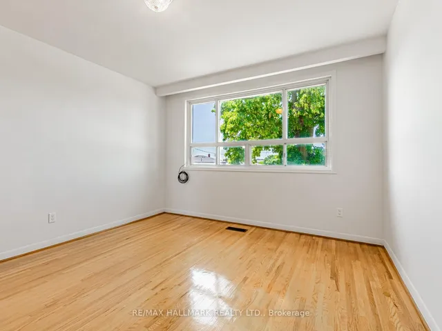 Additional image 28 of 31 Woodenhill Crt