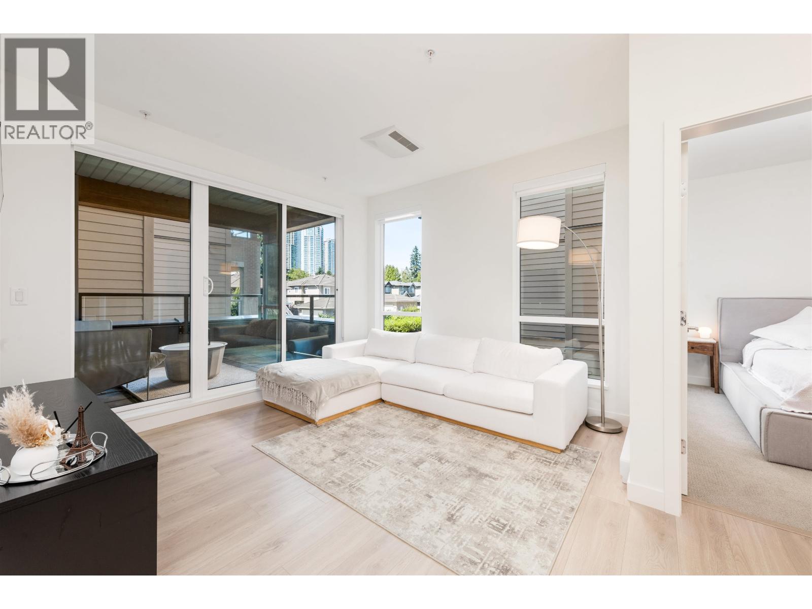 222 7588 16TH STREET|Burnaby, British Columbia V3N0H8