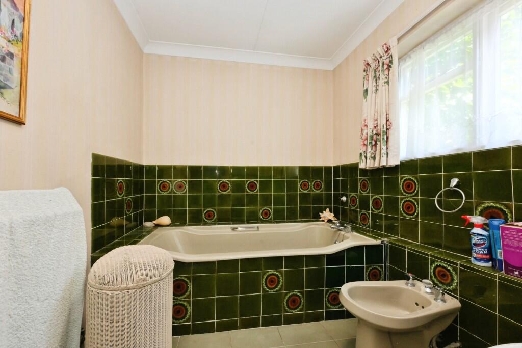 Additional image 17 of High Road, AL9