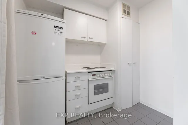 Additional image 9 of 1055 Bay St Unit 1903