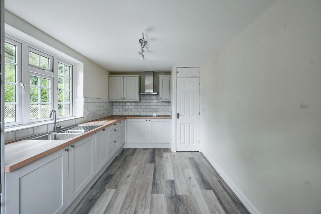 Additional image 5 of Farley Lane, B62