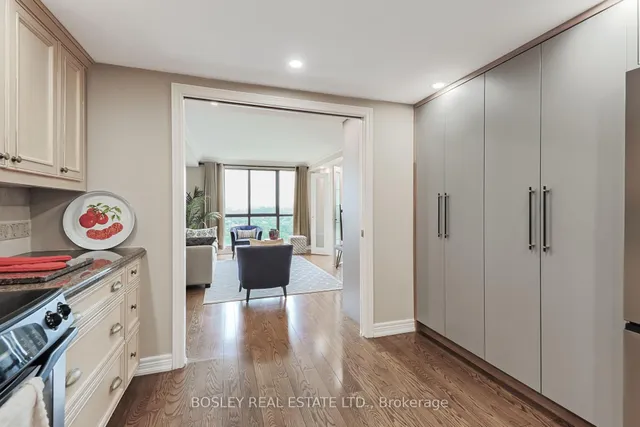 Additional image 21 of 1 Concorde Pl Unit 1907