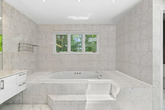 Additional image 22 of 566 Castlefield Ave