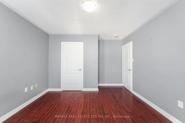 Additional image 36 of 6 Baccarat Cres