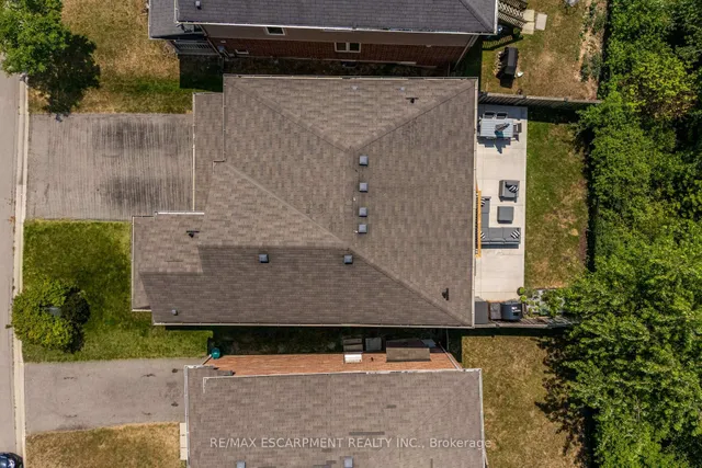 Additional image 47 of 80 Montreal Circ