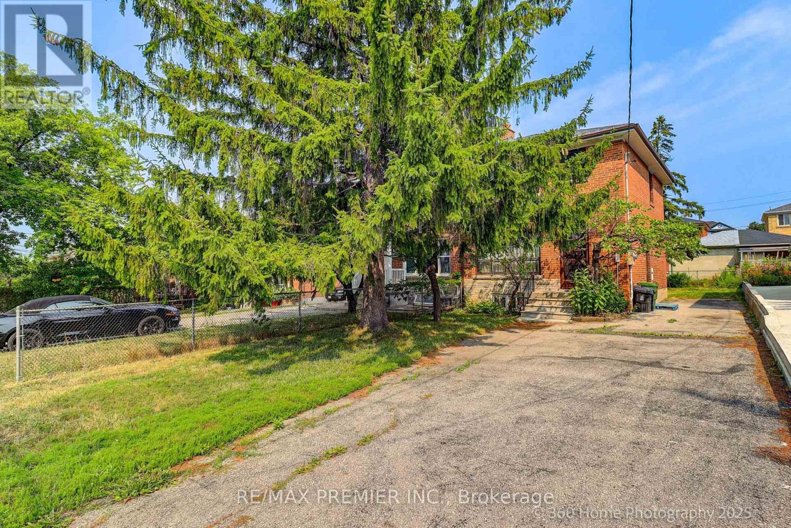 1350 WILSON AVENUE|Toronto (Downsview-Roding-CFB), Ontario M3M1H8