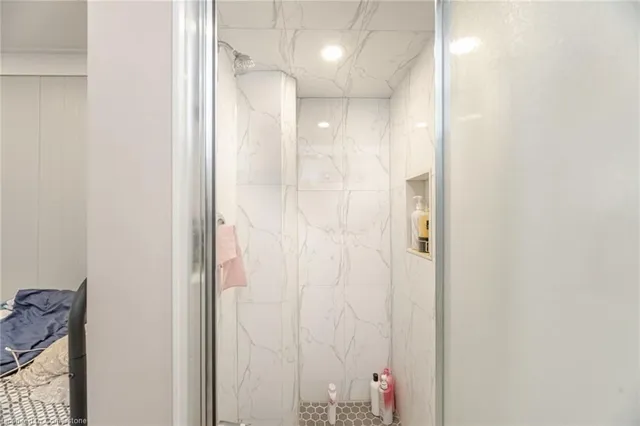 Additional image 16 of 1021 Falgarwood Dr